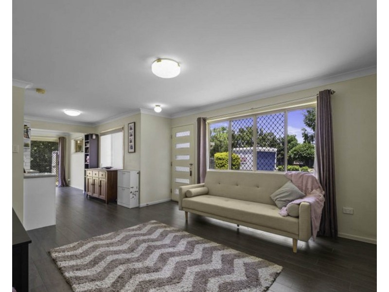 19 Brett Pl, Wynnum West QLD 4178