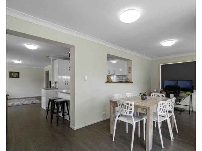 19 Brett Pl, Wynnum West QLD 4178