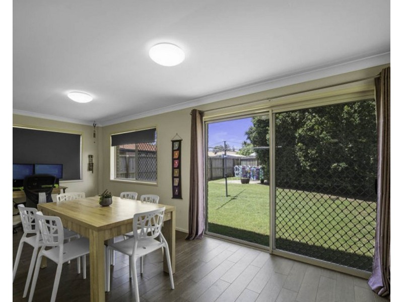 19 Brett Pl, Wynnum West QLD 4178