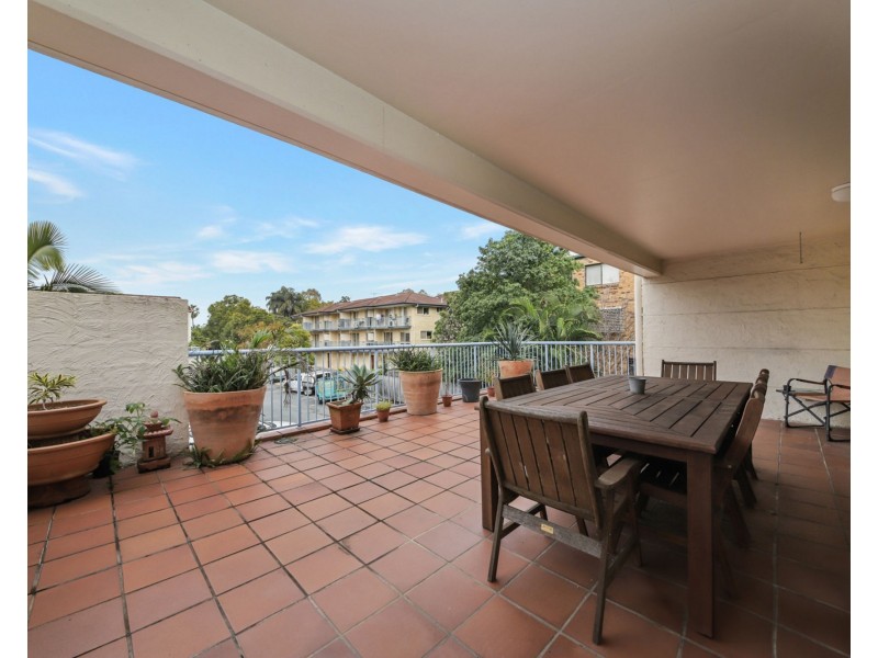 1/2 Waverley Road, Taringa QLD 4068