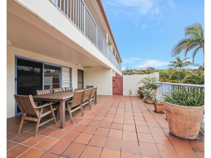 1/2 Waverley Road, Taringa QLD 4068