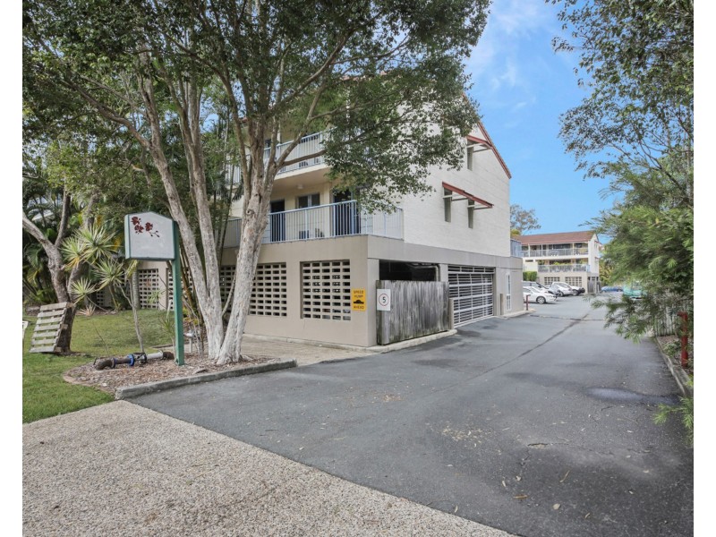 1/2 Waverley Road, Taringa QLD 4068