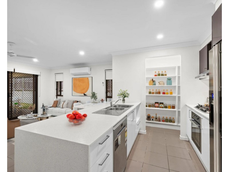 47 Kangaroo Cres, Springfield Lakes QLD 4300