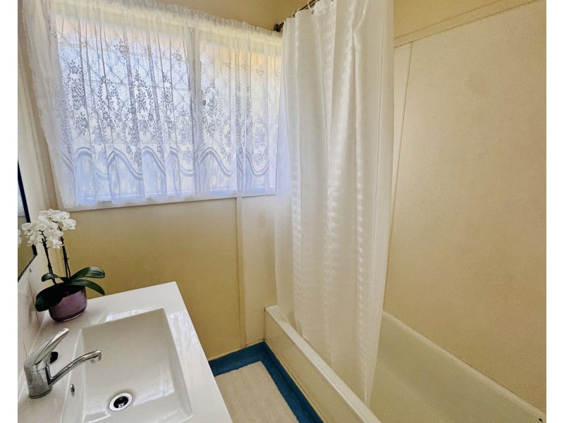 23 Peacock st, One Mile QLD 4305