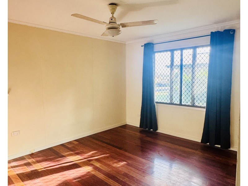 23 Peacock st, One Mile QLD 4305