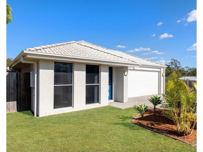 8 Sunstone Ave, Pimpama QLD 4209