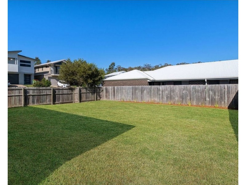 8 Sunstone Ave, Pimpama QLD 4209