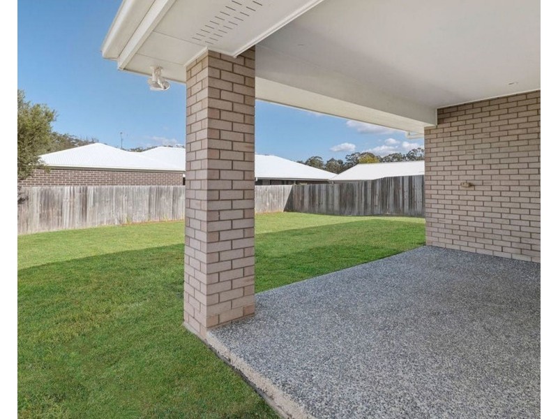 8 Sunstone Ave, Pimpama QLD 4209
