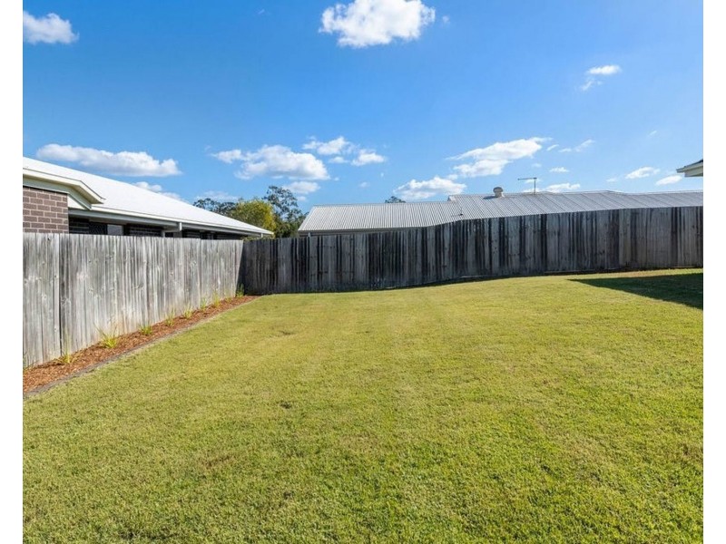 8 Sunstone Ave, Pimpama QLD 4209