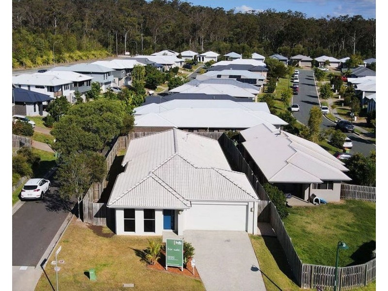 8 Sunstone Ave, Pimpama QLD 4209