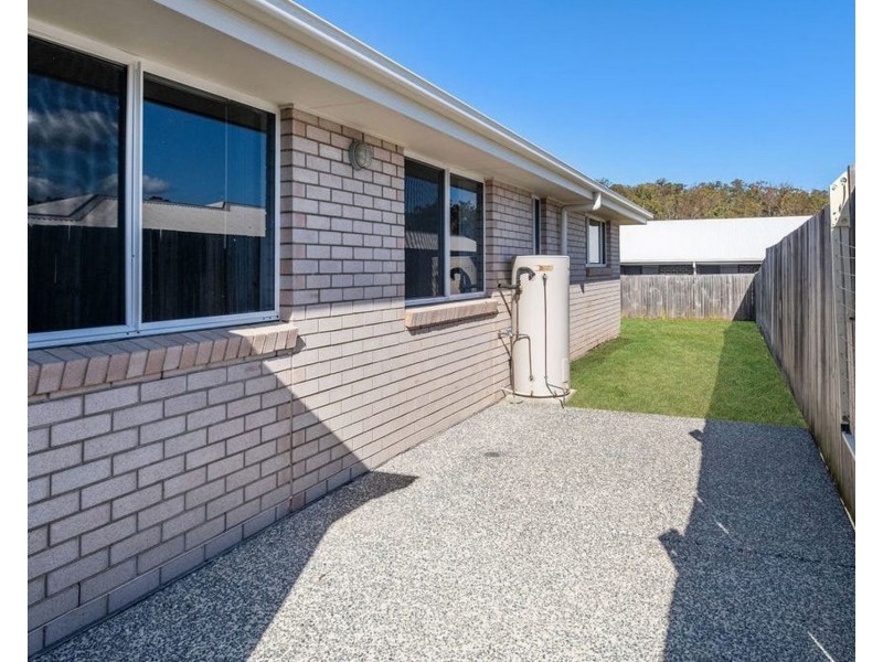 8 Sunstone Ave, Pimpama QLD 4209