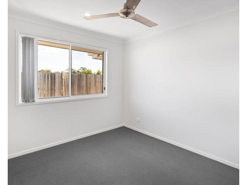 8 Sunstone Ave, Pimpama QLD 4209