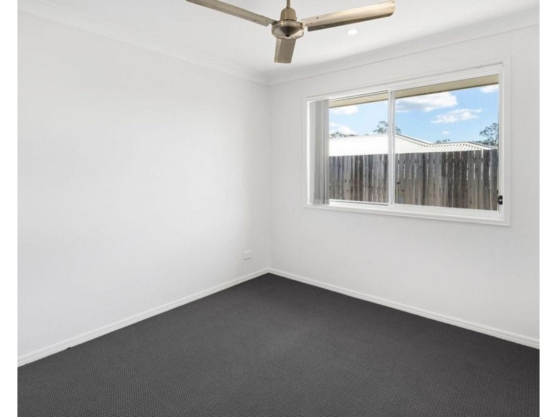 8 Sunstone Ave, Pimpama QLD 4209