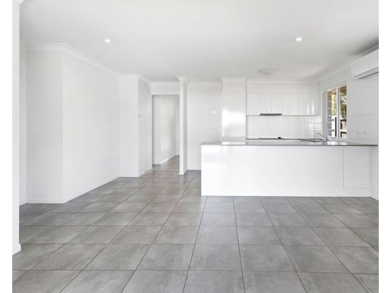 8 Sunstone Ave, Pimpama QLD 4209