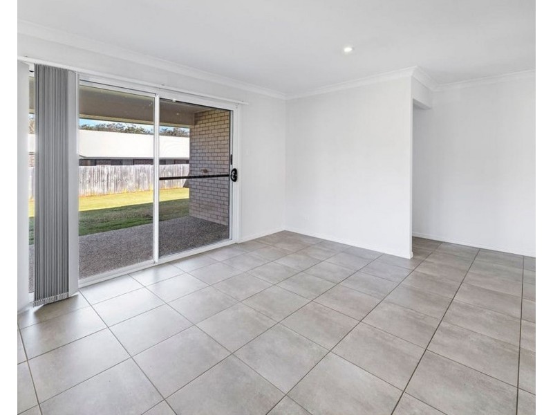 8 Sunstone Ave, Pimpama QLD 4209