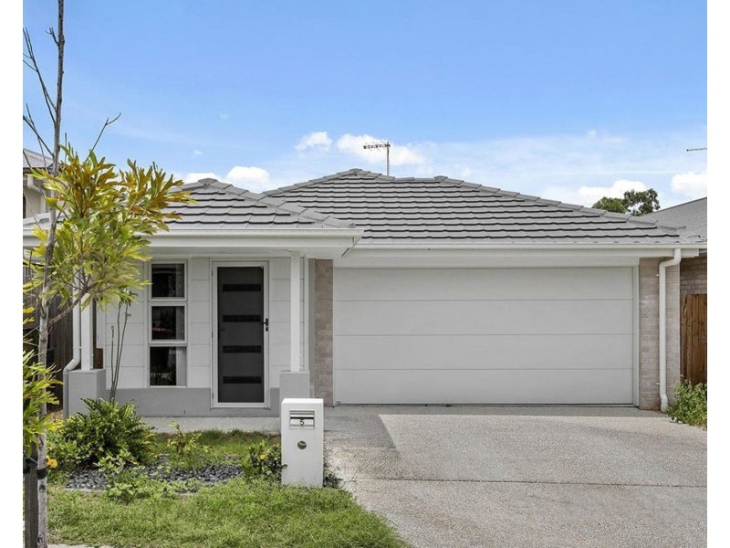 5 Johnson Circuit, Ripley QLD 4306