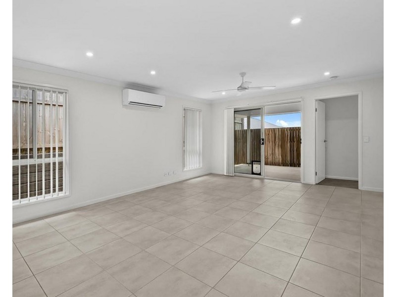 5 Johnson Circuit, Ripley QLD 4306