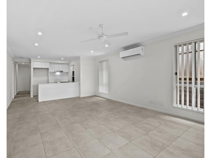 5 Johnson Circuit, Ripley QLD 4306