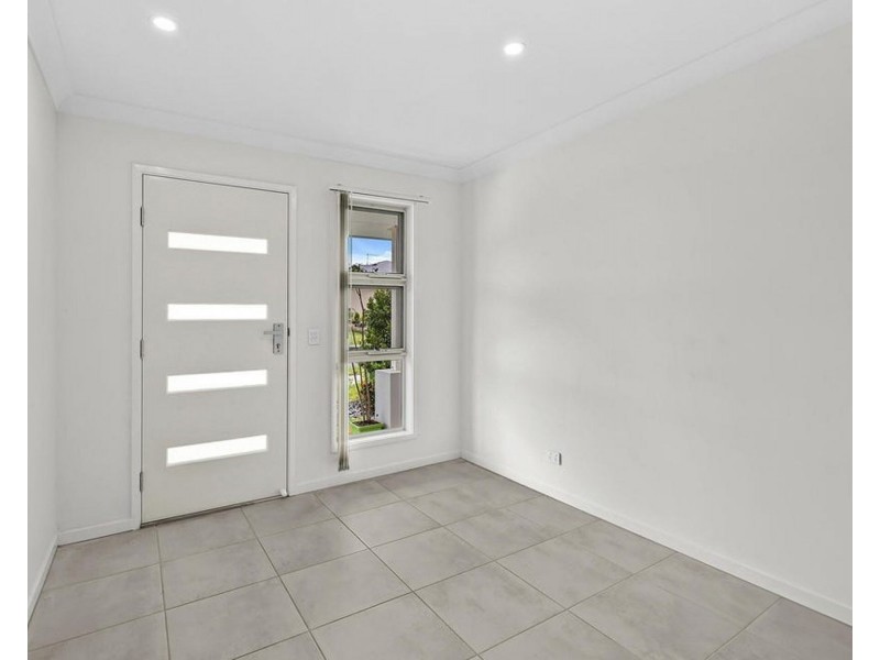 5 Johnson Circuit, Ripley QLD 4306