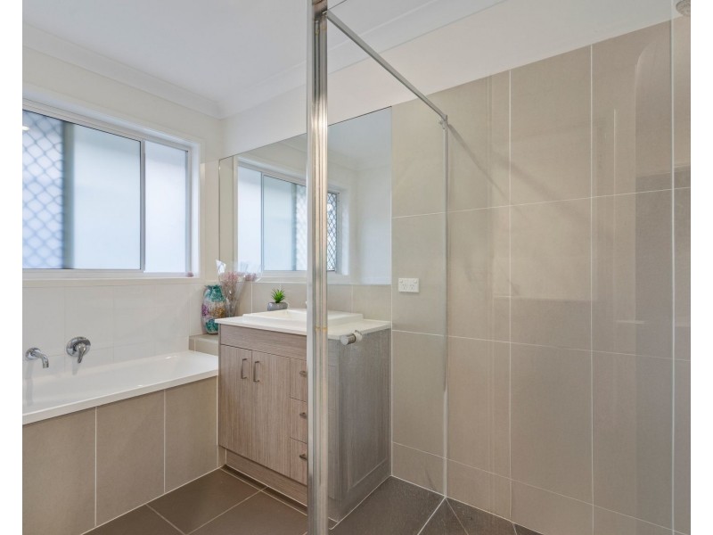 12 Meadows Circuit, Bellbird Park QLD 4300