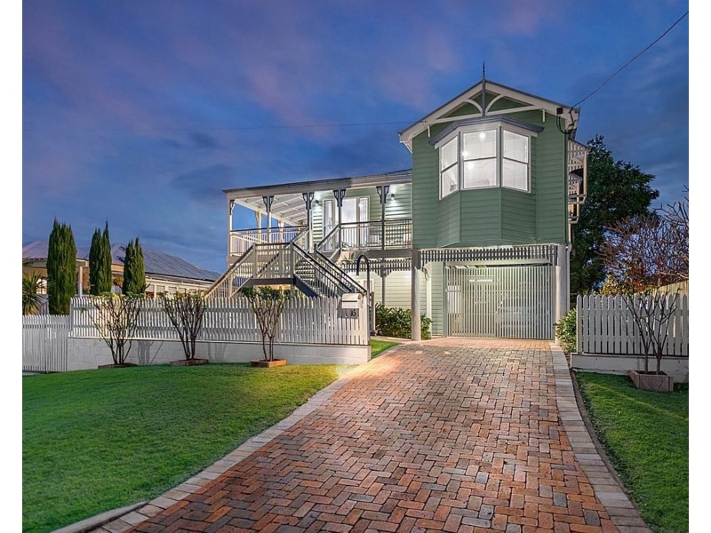 16 Bennett Ave, Ashgrove QLD 4060