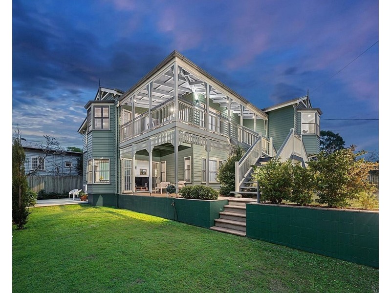 16 Bennett Ave, Ashgrove QLD 4060