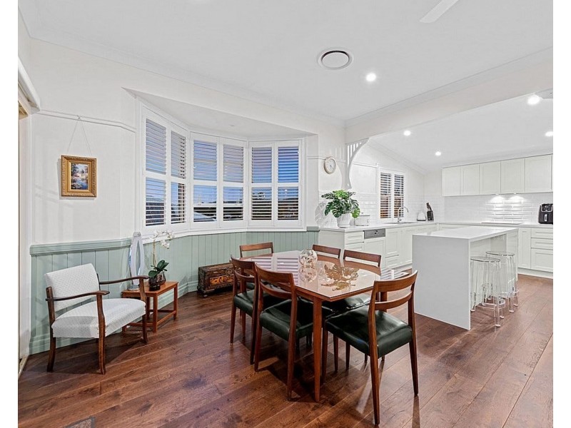 16 Bennett Ave, Ashgrove QLD 4060