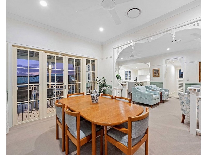 16 Bennett Ave, Ashgrove QLD 4060