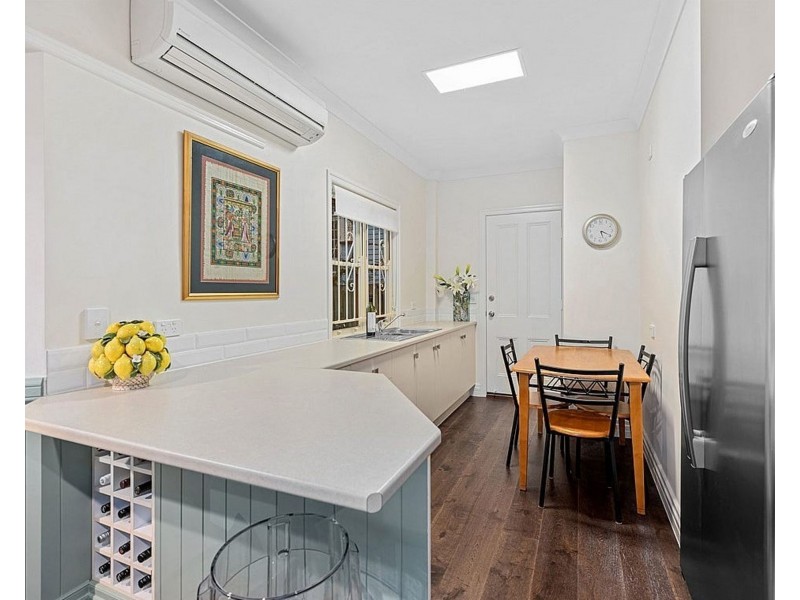 16 Bennett Ave, Ashgrove QLD 4060