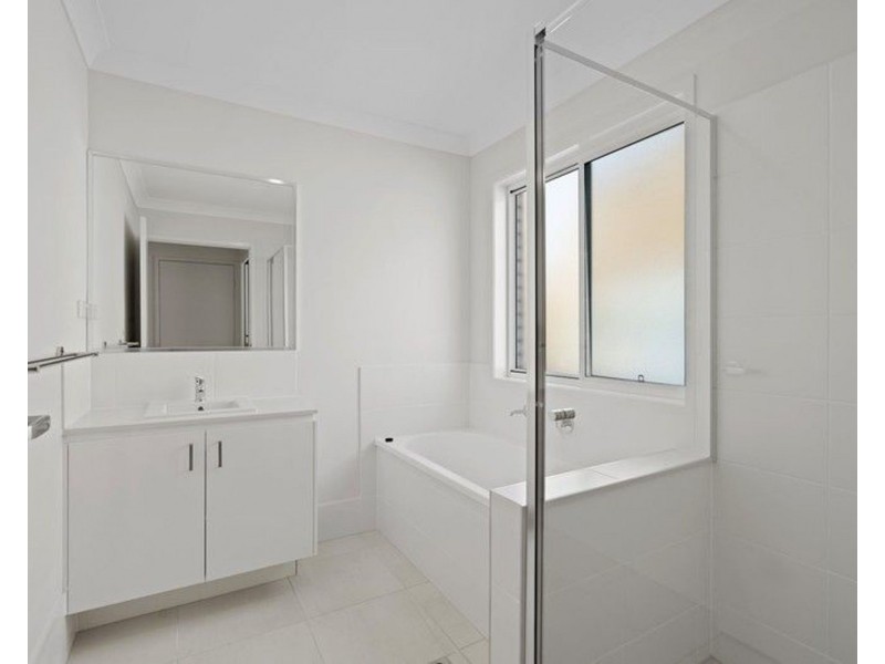 8 Soapberry Circuit, Collingwood Park QLD 4301