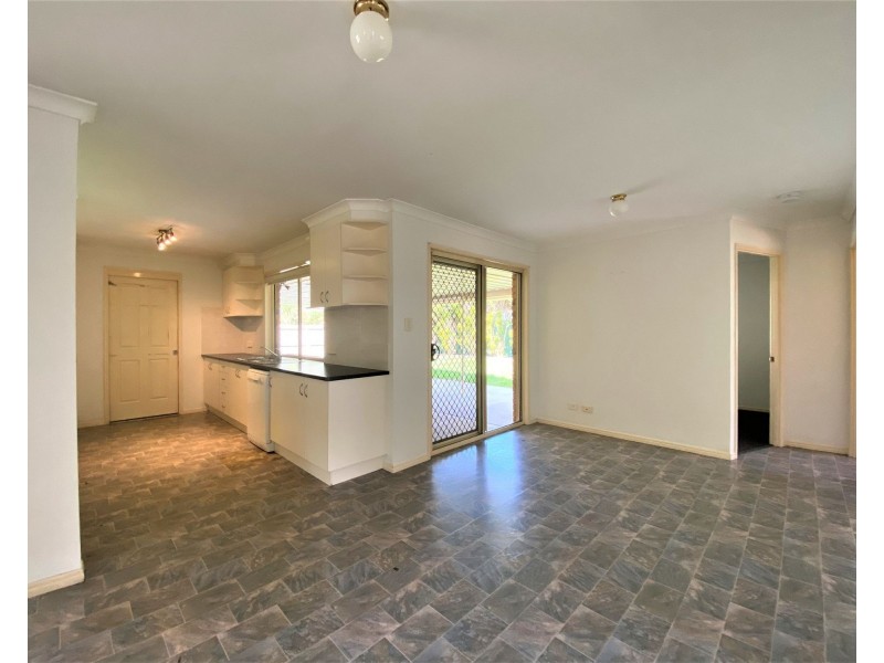 14 Nicole Pl, Crestmead QLD 4132