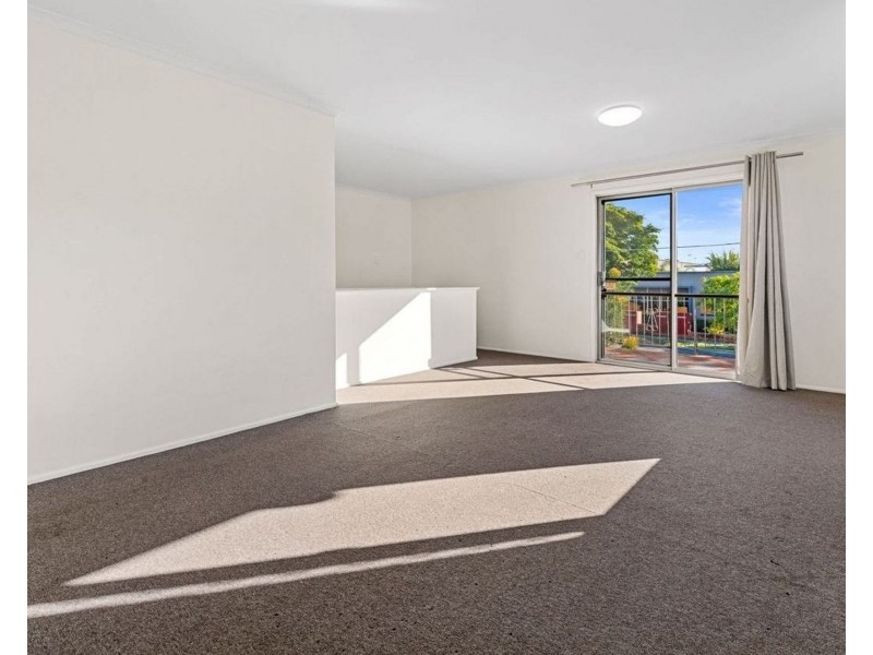 98 Hyde Rd, Yeronga QLD 4104