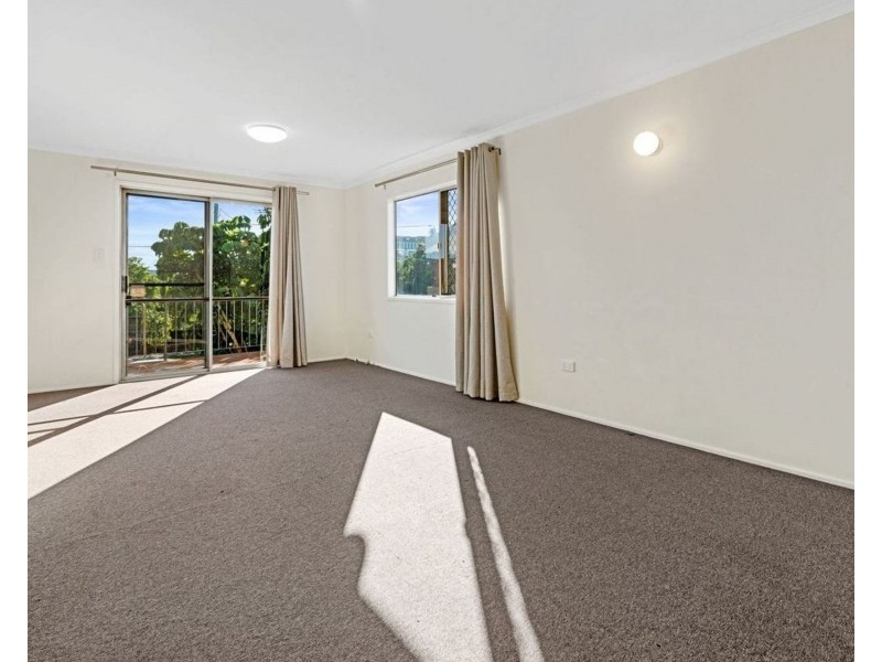98 Hyde Rd, Yeronga QLD 4104