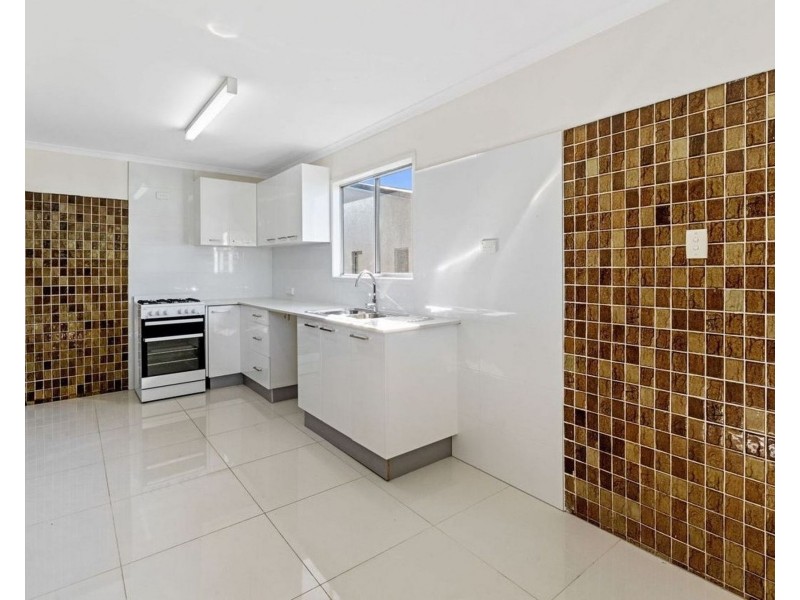 98 Hyde Rd, Yeronga QLD 4104