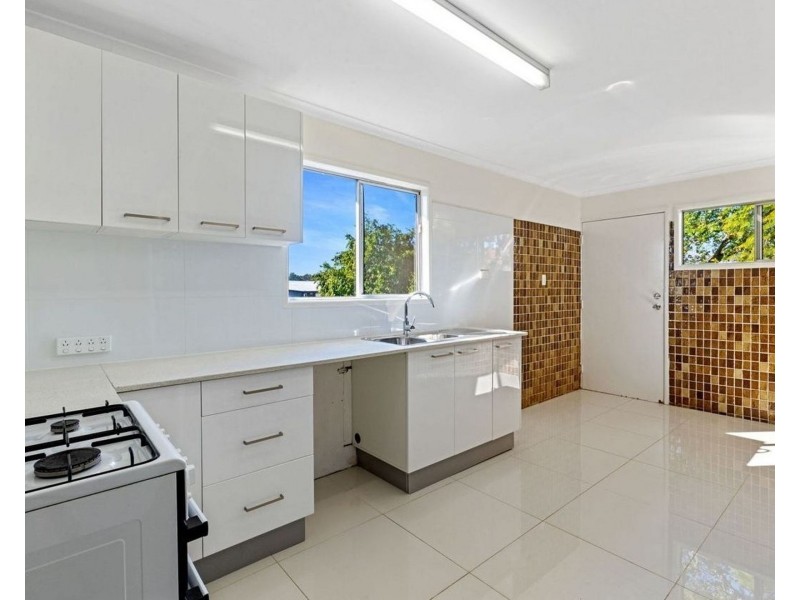 98 Hyde Rd, Yeronga QLD 4104