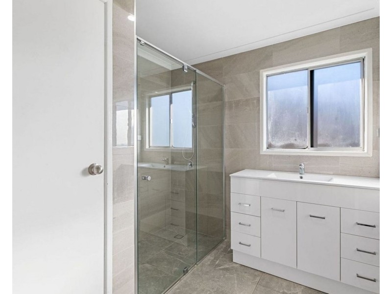 98 Hyde Rd, Yeronga QLD 4104
