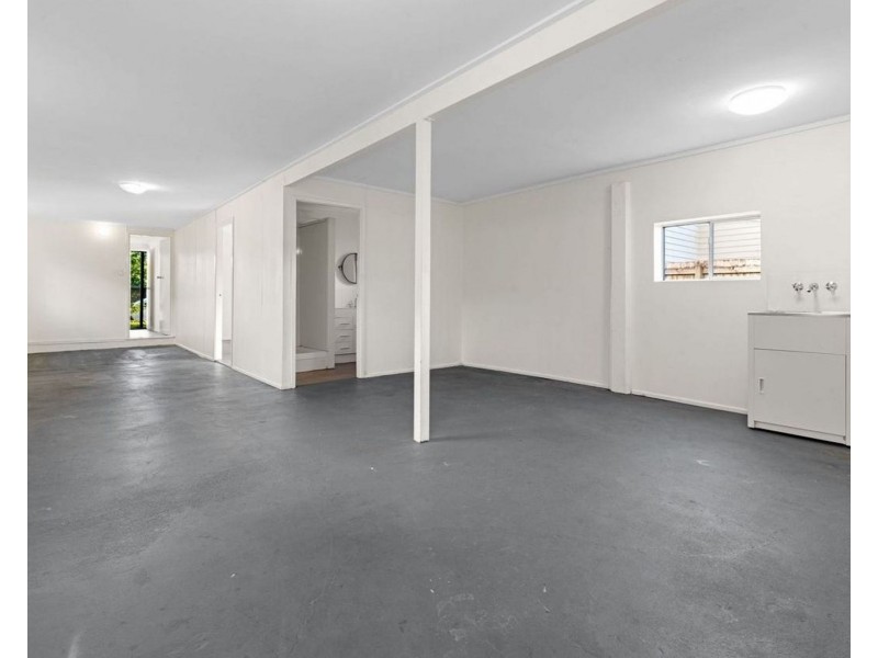 98 Hyde Rd, Yeronga QLD 4104