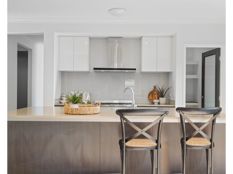 37 Slate Court, Logan Reserve QLD 4133