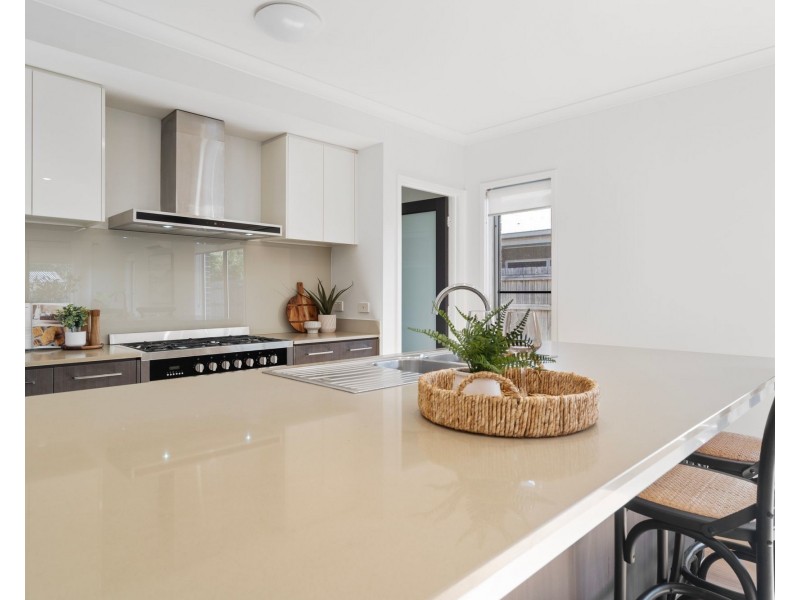 37 Slate Court, Logan Reserve QLD 4133