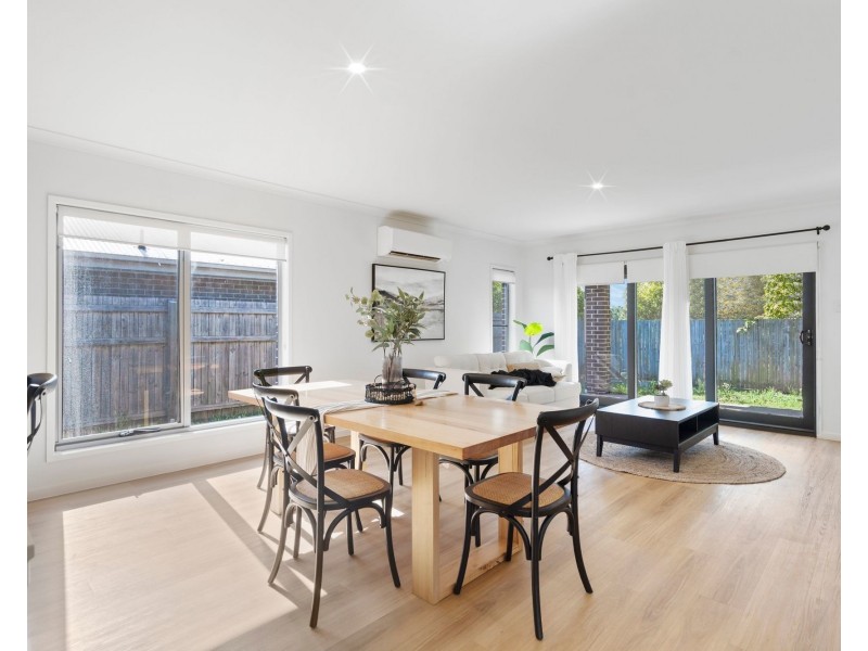 37 Slate Court, Logan Reserve QLD 4133