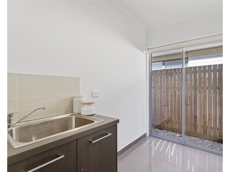 37 Slate Court, Logan Reserve QLD 4133