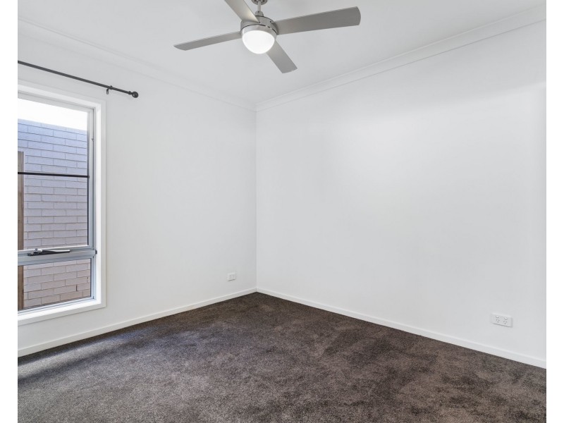 37 Slate Court, Logan Reserve QLD 4133