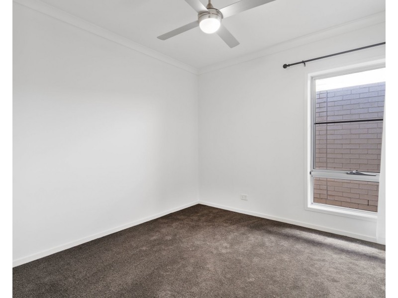 37 Slate Court, Logan Reserve QLD 4133