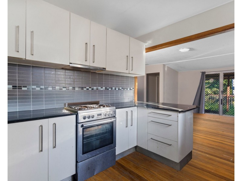 32 Bruce Road, Woodridge QLD 4114