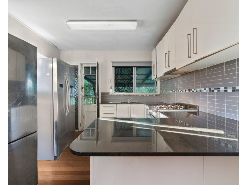 32 Bruce Road, Woodridge QLD 4114
