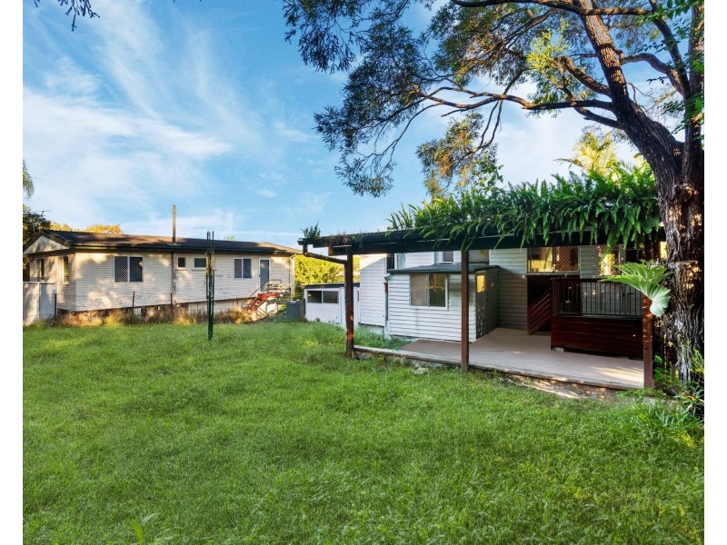 32 Bruce Road, Woodridge QLD 4114