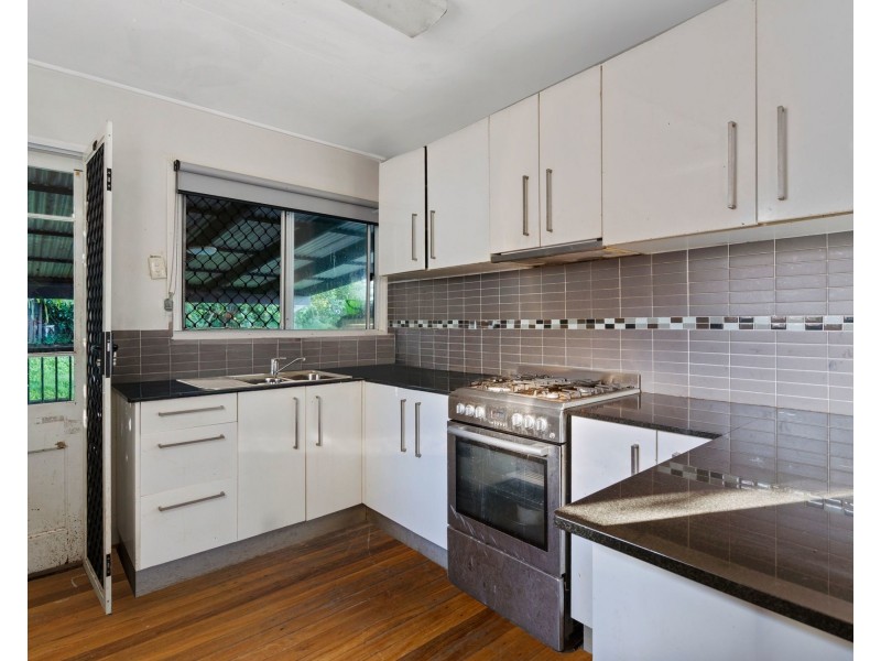 32 Bruce Road, Woodridge QLD 4114