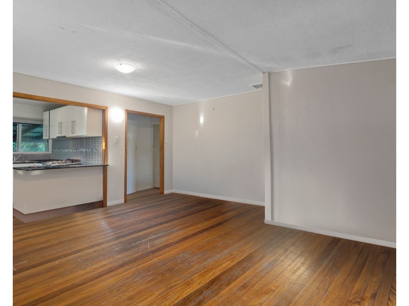 32 Bruce Road, Woodridge QLD 4114