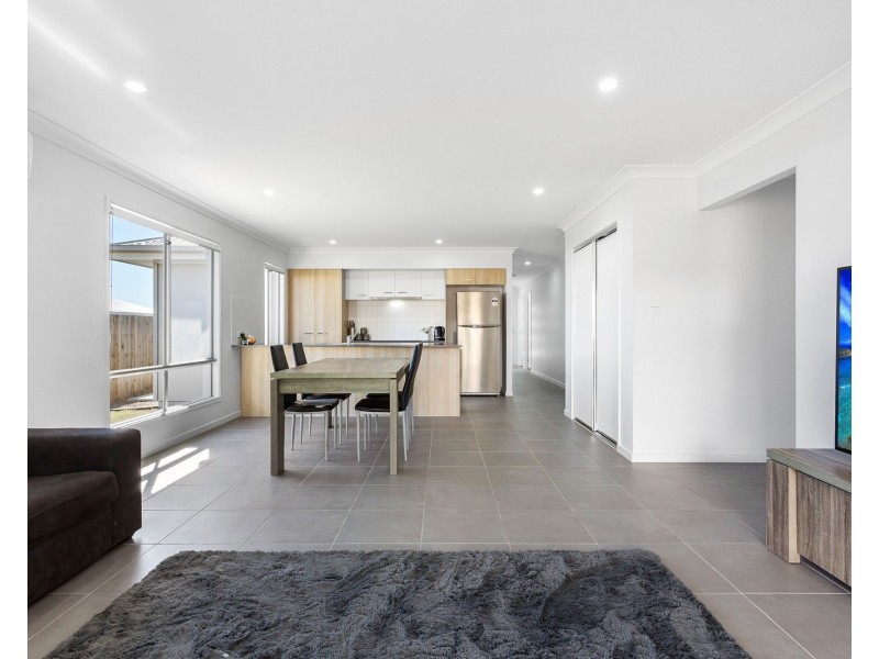 8 Stanford Court, Collingwood Park QLD 4301