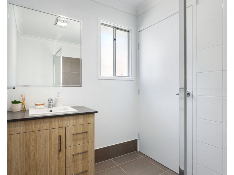 8 Stanford Court, Collingwood Park QLD 4301